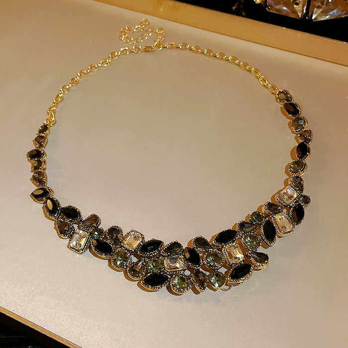 Wholesale Middle Ancient Oval Fashion Geometric Necklace Retro Court Style Clavicle Chain Niche