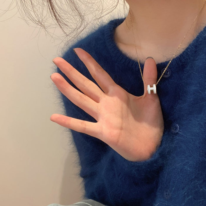 Wholesale Letter pendant necklace, women's niche high-end design, necklace, collarbone chain accessories
