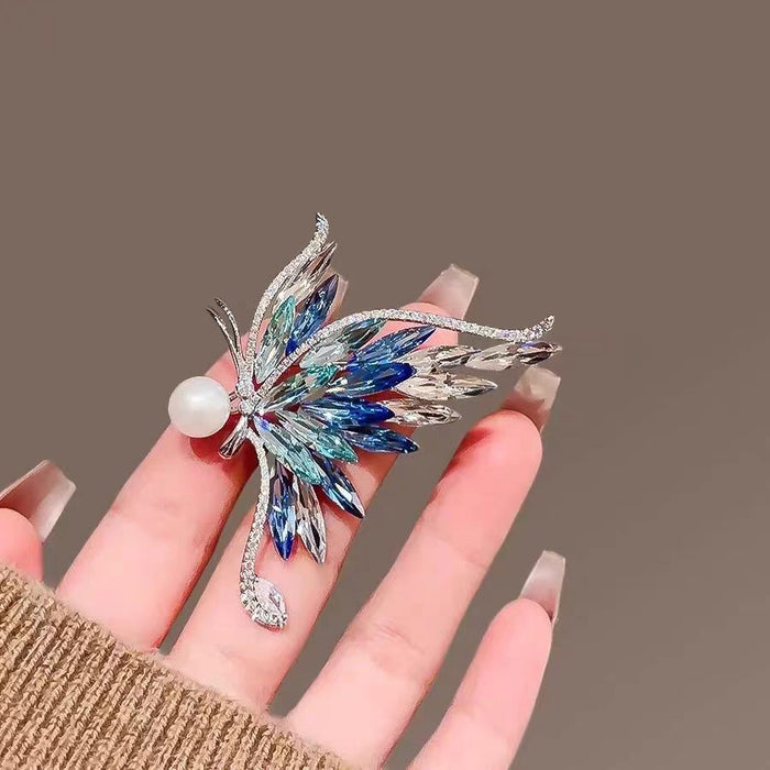 Wholesale Elegant and dynamic brooch, light luxury, fashionable and dreamy brooch accessory