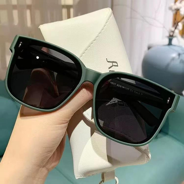 Wholesale Polarized lenses with the same sunglasses can be used for myopia glasses, outdoor fishing, driving, and sunglasses