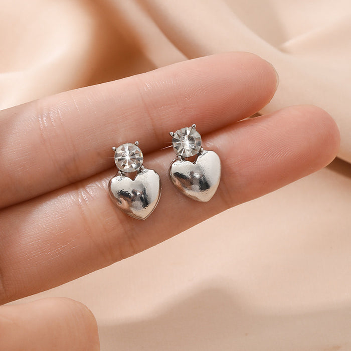 Wholesale New niche temperament zircon heart-shaped earrings for women, simple and versatile daily design earrings