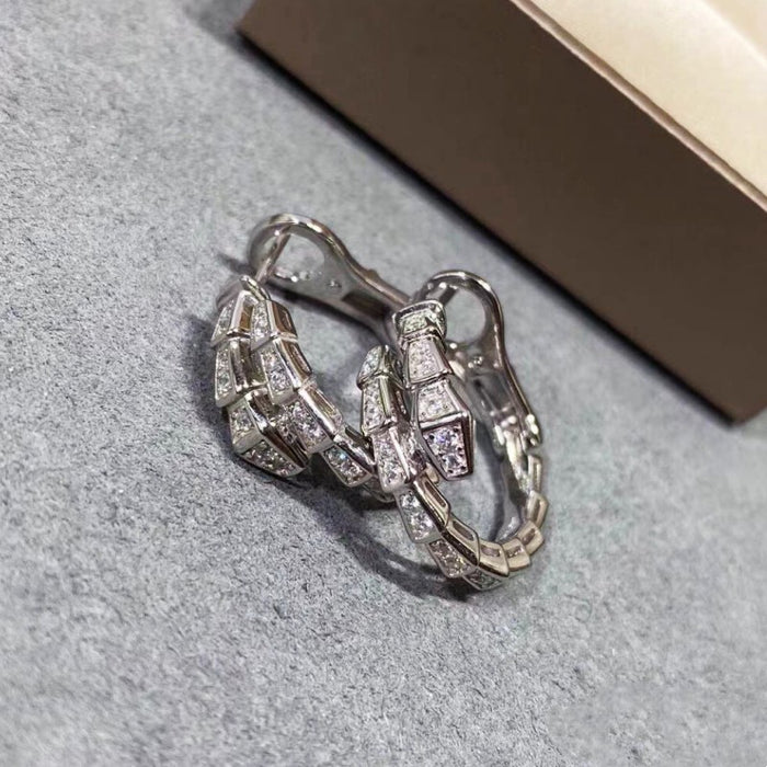 Wholesale Water drill snake bone ear ring