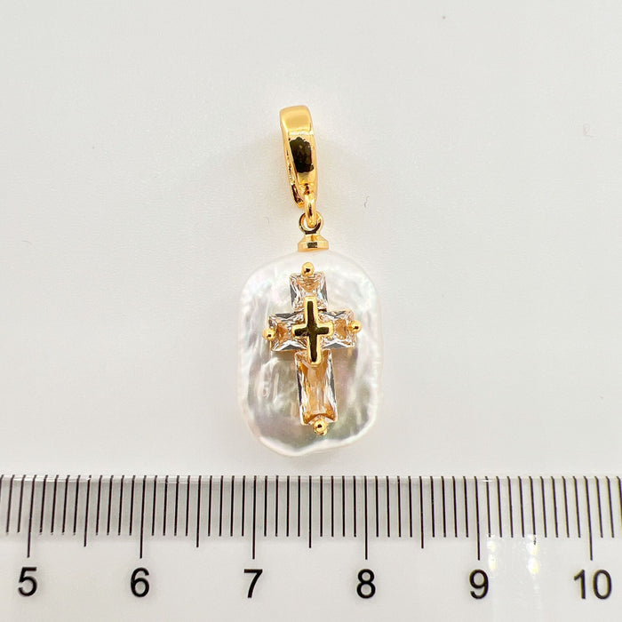 Wholesale Gold Plated Copper Pendant Butterfly Heart Motif Fashion Accessory