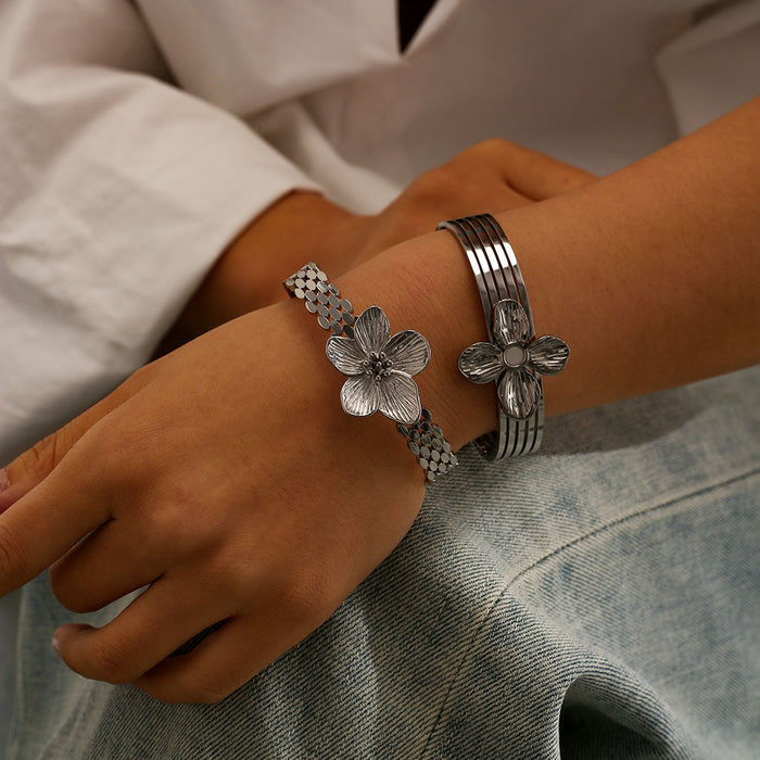 Wholesale Popular stainless steel flower bracelet, high-end stainless steel petal bracelet wholesale