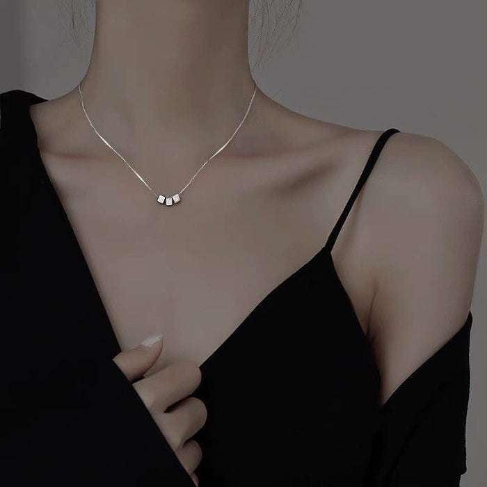 Wholesale New minimalist geometric block pendant with niche design, collarbone chain versatile accessory