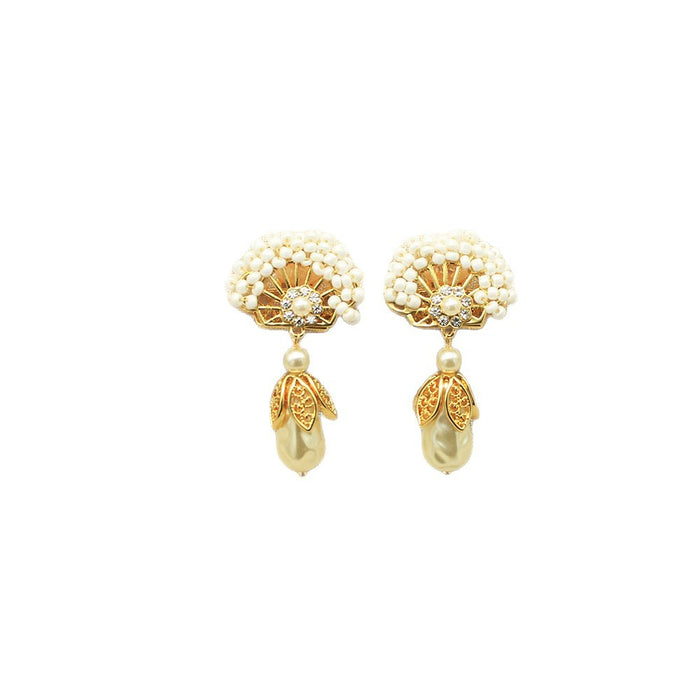 Wholesale Pearl earrings with a light luxury and high-end feel, designed with a sense of niche earrings