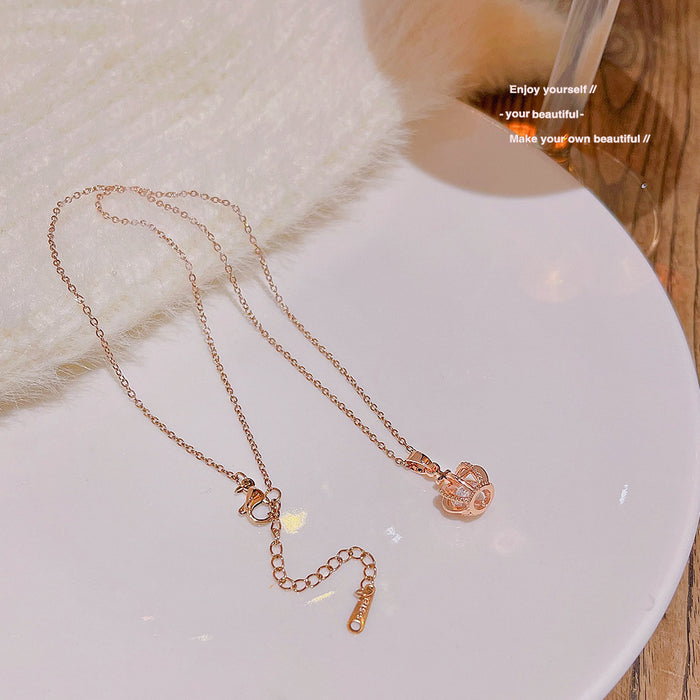 Wholesale New titanium steel crown necklace versatile, fashionable, and colorfast with a movable collarbone chain accessory
