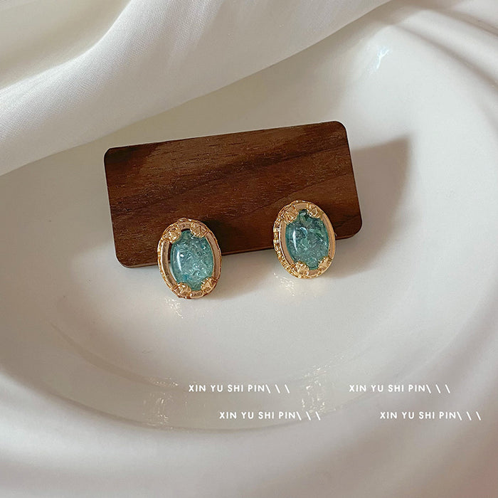 Wholesale Small niche design, retro oval earrings, light luxury temperament, high-end feel, unique design earrings