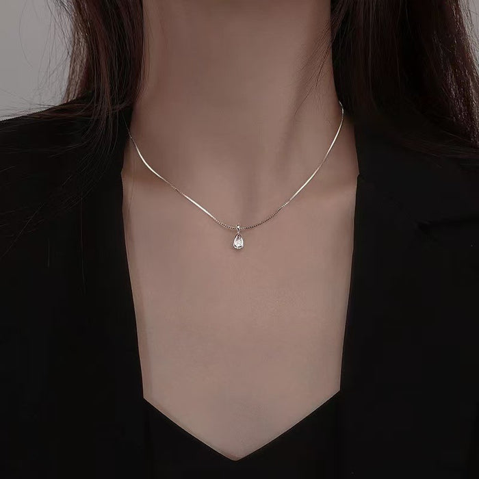 Wholesale New versatile zircon water droplet necklace, light luxury, niche design, geometric collarbone chain, simple accessory