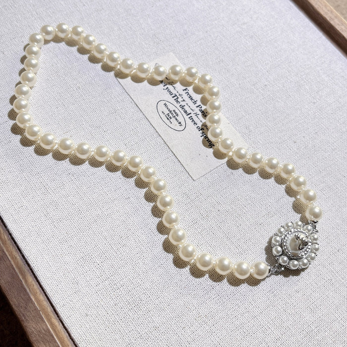 Wholesale Pearl necklace made of brass with elegant temperament