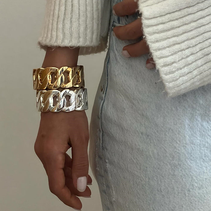 Wholesale Jewelry Metal Fried Dough Twists Bracelet Round Irregular Alloy Bracelet Exaggerated Wide Edition Handwear