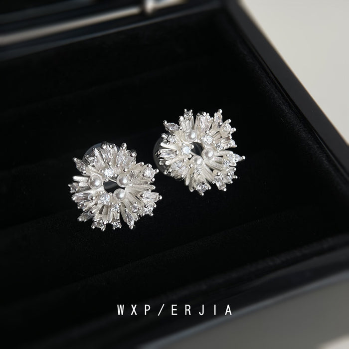 Wholesale Micro inlaid zircon earrings with a cool design feel, ear clips without holes, high-end feel, niche