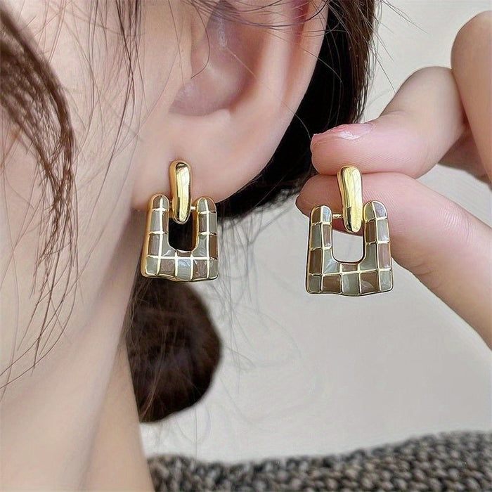 Wholesale Accessories, niche high-end pendant earrings, light luxury earrings, temperament earrings