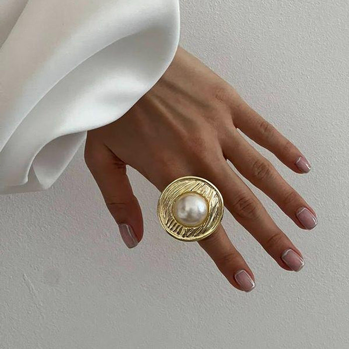 Wholesale Jewelry with exaggerated personality, irregular ring, women's niche pearl flower ring