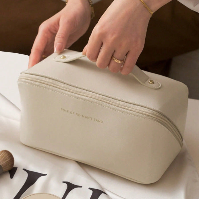 Wholesale Fashionable PU Pillow Bag, Portable Travel Storage Bag, Large Capacity Toilet Bag, Hand Enhancement Makeup Bag