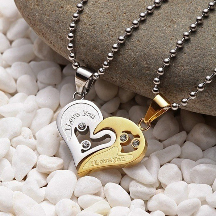Wholesale A pair of heart-shaped diamond-encrusted heart pendant couple necklaces