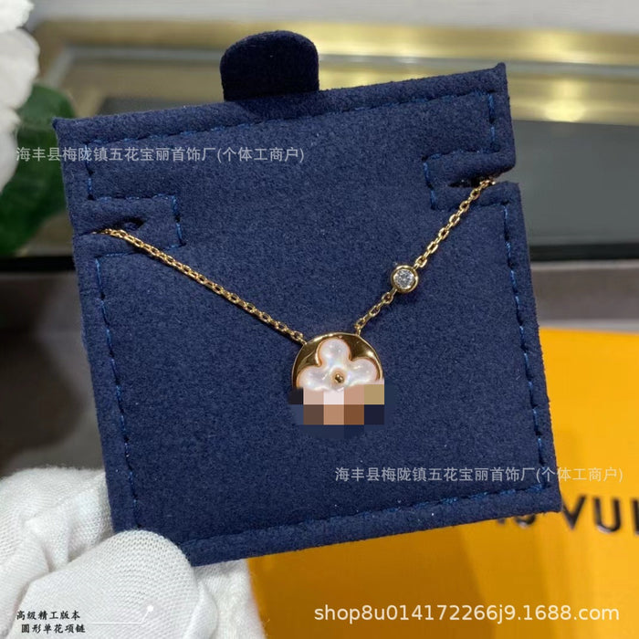 Wholesale White Beimu necklace with diamond shaped circular collarbone chain