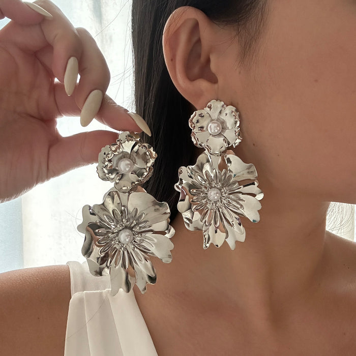 Wholesale New fashion accessories, flower earrings, exaggerated alloy pearl earrings, double-layer tassel earrings