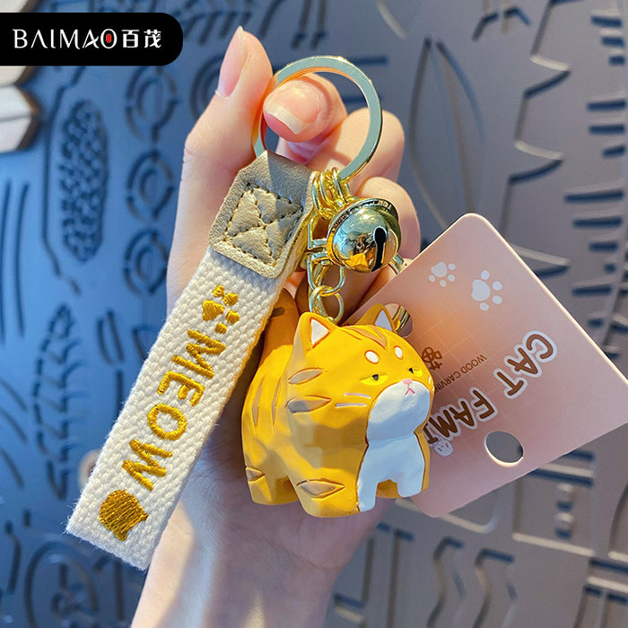 Wholesale Resin standing posture keychain, cute and creative, exquisite keychain bag decoration