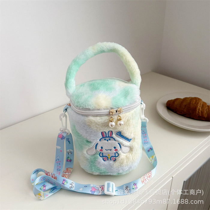 Wholesale Cute cylindrical plush shoulder bags that can be carried by hand