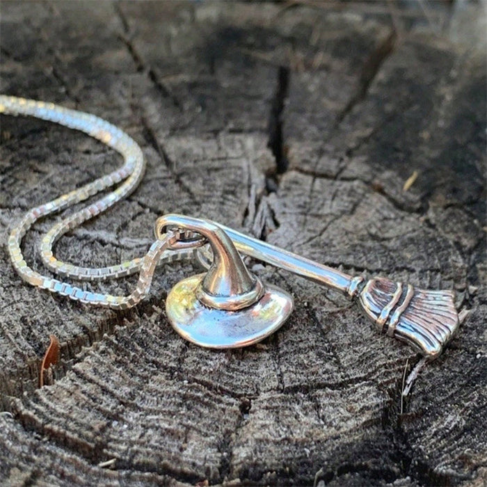 Wholesale  funny skull pendant necklace personality exaggerated retro versatile necklace