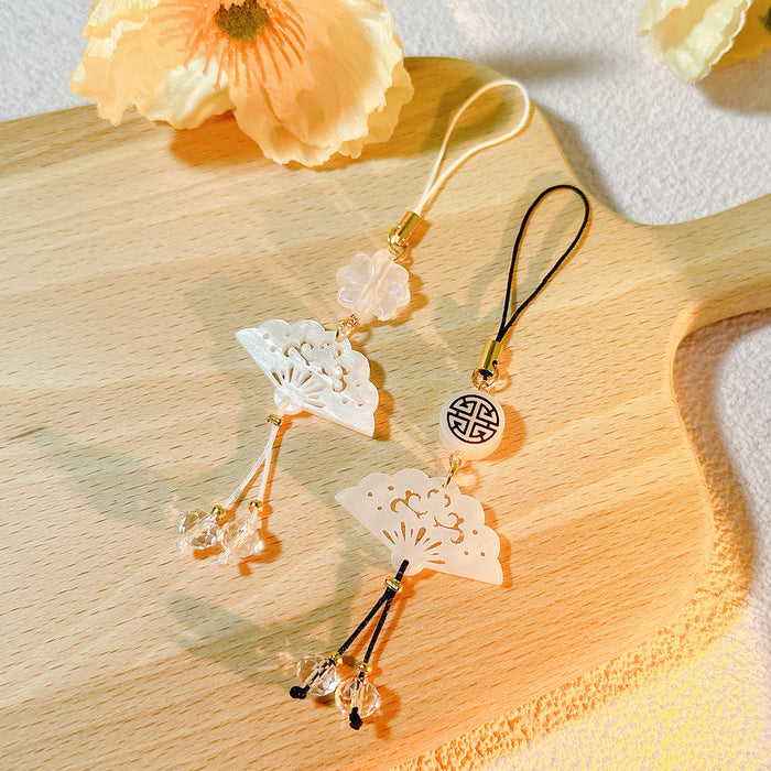 Wholesale Clover white shell fan mobile phone chain pendant bag pendant