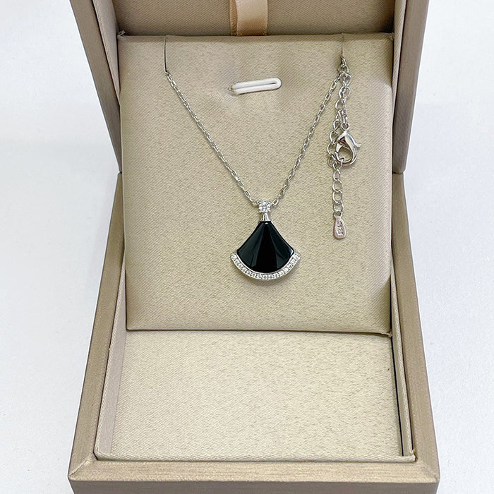 Wholesale Fan-shaped Small Skirt Necklace Women's Jewelry White Bei Agate All-match Collar Chain Woolen Chain Women's First Jewelry