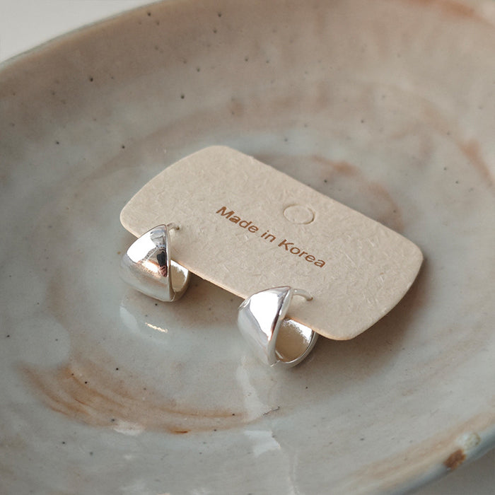 Wholesale Smooth ear buckle, niche design, fashionable and simple temperament, versatile earrings