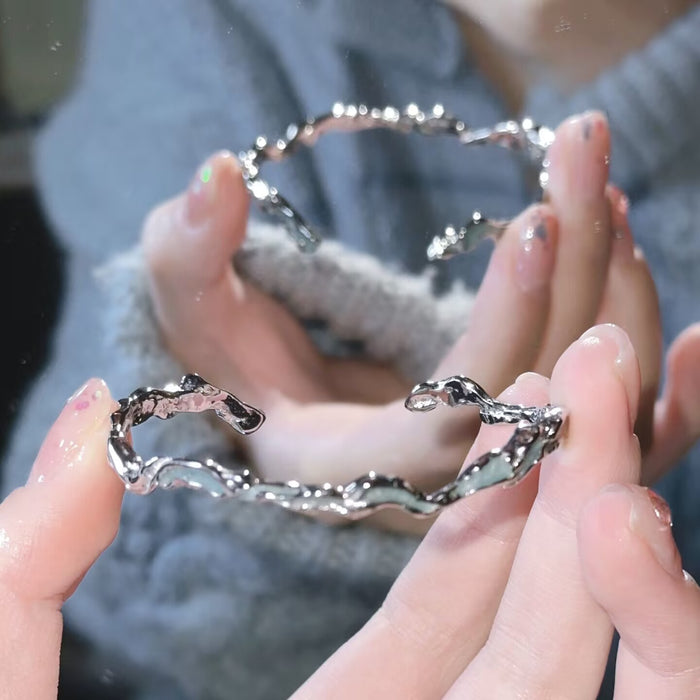 Wholesale Irregular bracelet, light luxury, niche, exquisite feeling bracelet