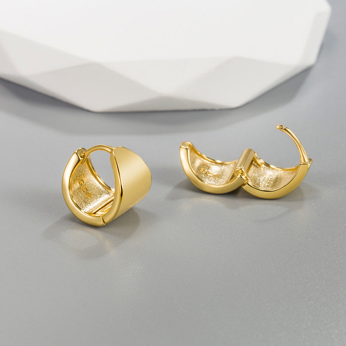 Wholesale Gold and silver triangle earrings with exquisite and high-end design