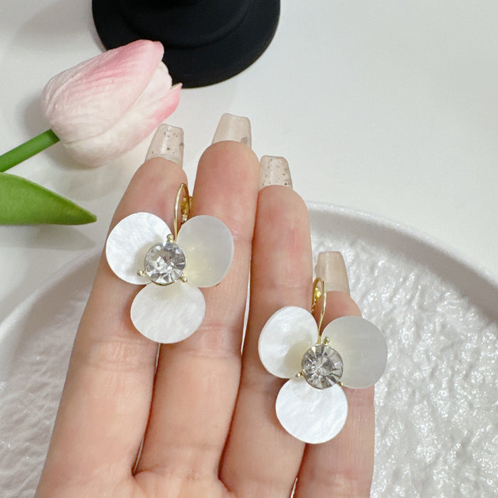 Wholesale Flower earrings, niche design, high-end, light luxury, niche, unique earring pendant