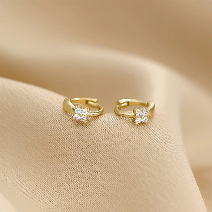 Wholesale Pure silver minimalist ear buckle design with a sense of temperament, niche ear rings, small and exquisite earrings