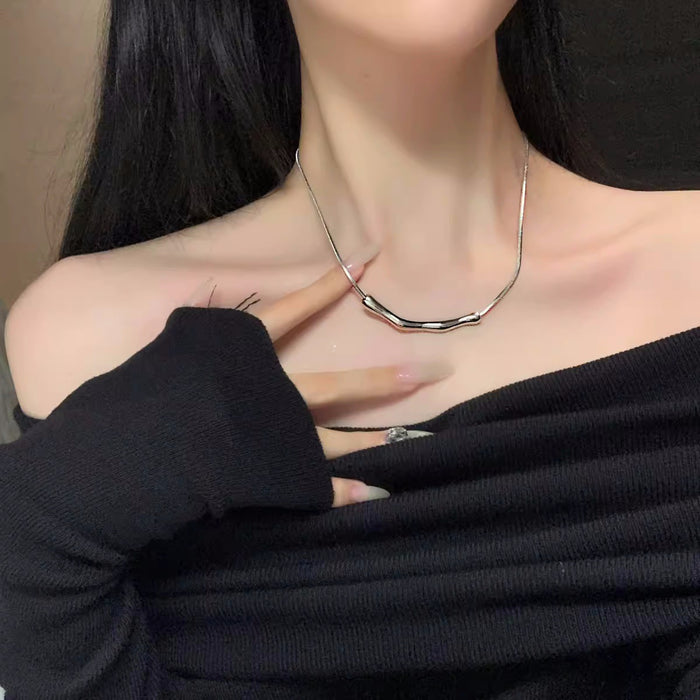 Wholesale Metal irregular wrinkled titanium steel niche clavicle chain