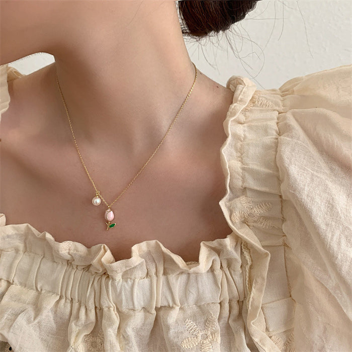 Wholesale New tulip pearl necklace with niche design, fashionable temperament, necklace, super fairy collarbone chain pendant