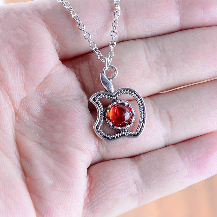 Wholesale Creative retro and fun styling with inlaid ruby necklace, elegant and light luxury accessories