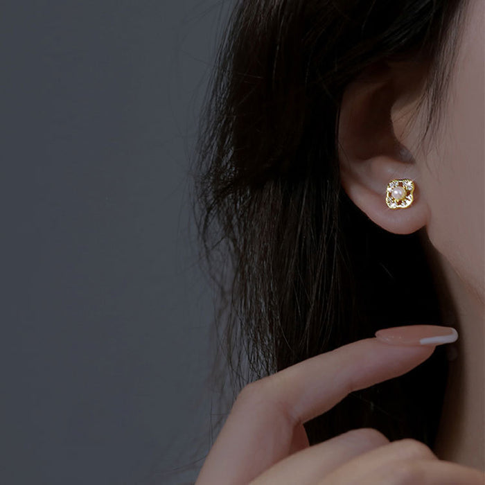 Wholesale Four-Leaf Flower Pearl Earrings for Women