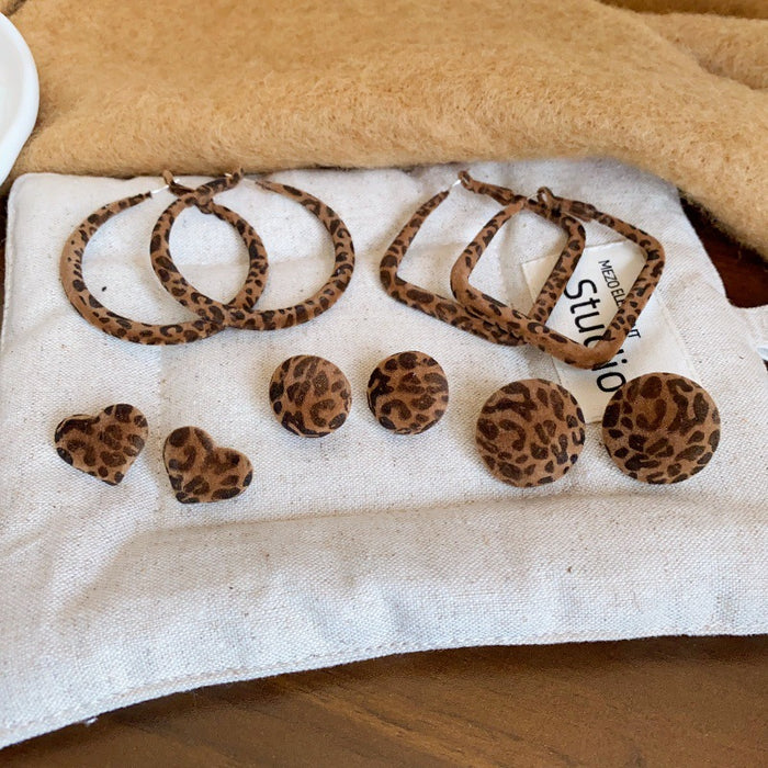 Wholesale Earrings French Retro Earrings High-end Temperament Earrings