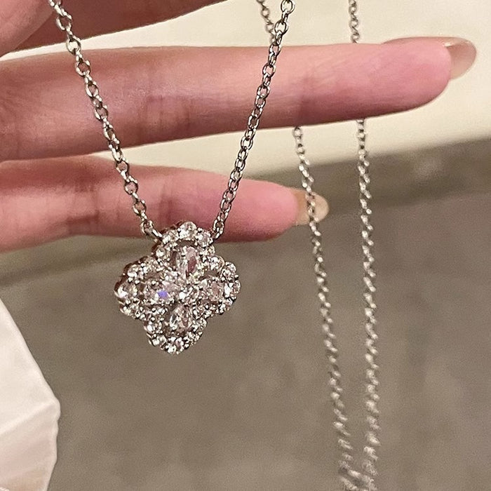 Wholesale Full Diamond Four Leaf Clover Women's Light Luxury Water Drop Clavicle Necklace with Charm Sparkling Diamond