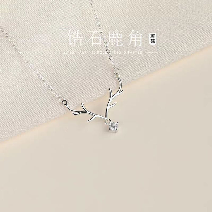 Wholesale Titanium steel necklace, light luxury pendant, versatile and simple collarbone chain