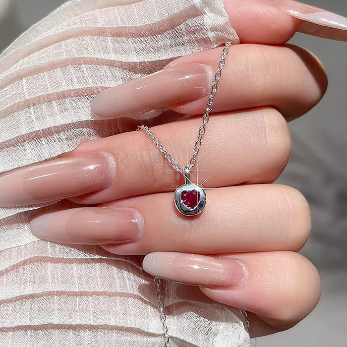 Wholesale Love pendant necklace, heart-shaped zircon necklace, versatile commuting necklace, niche collarbone chain