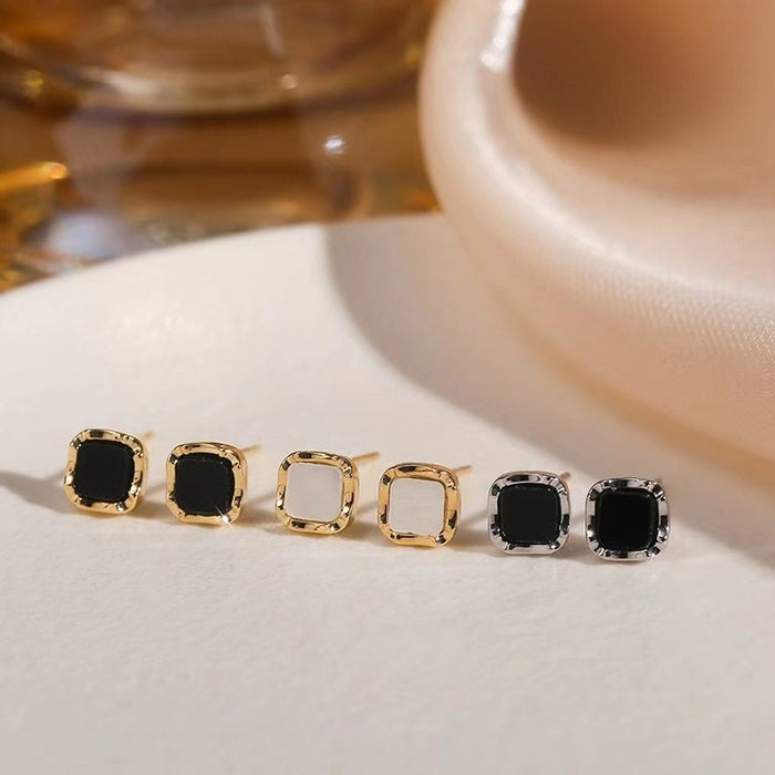 Wholesale Black Geometric Square Fragrant Style Exquisite Earrings Elegant Earrings