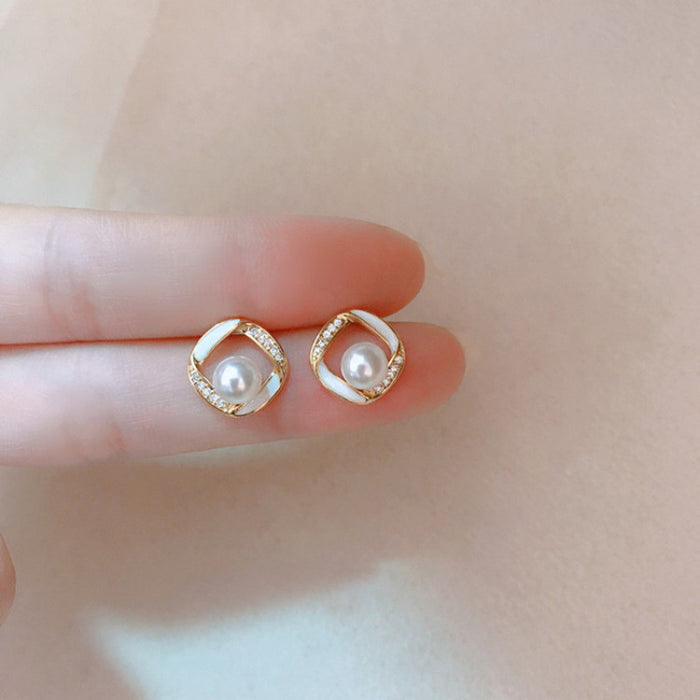 Wholesale Pearl earrings, high-end earrings, temperament, personality, retro earrings, light luxury, atmospheric texture