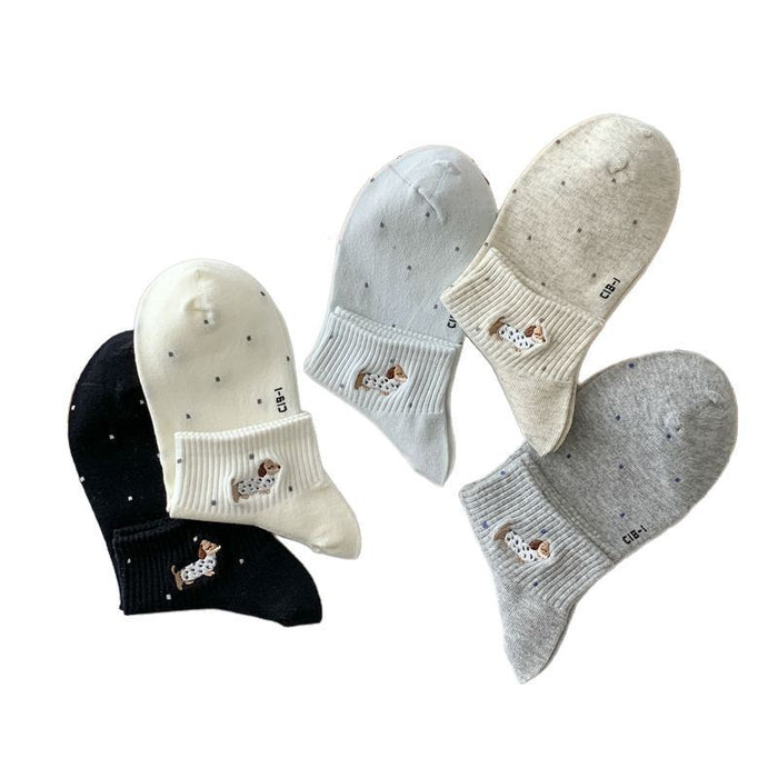 Wholesale Solid color cute socks embroidered cotton breathable sweat absorbing short tube socks versatile