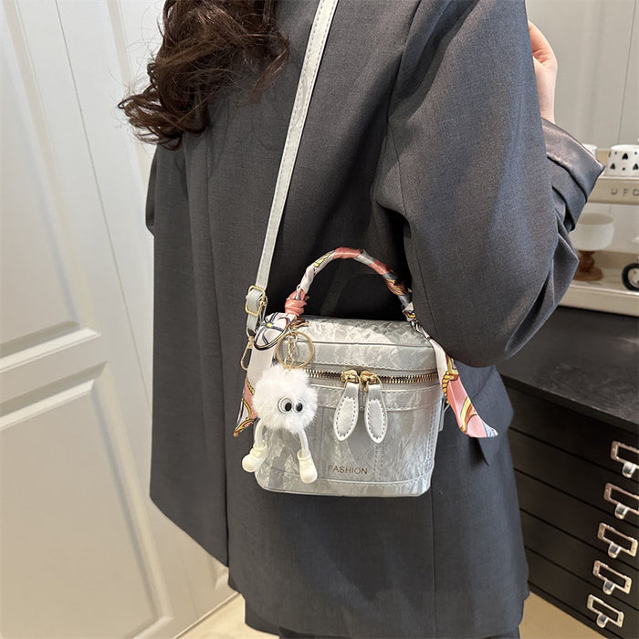 Wholesale Fashion single shoulder small square bag, niche design, crossbody bucket bag