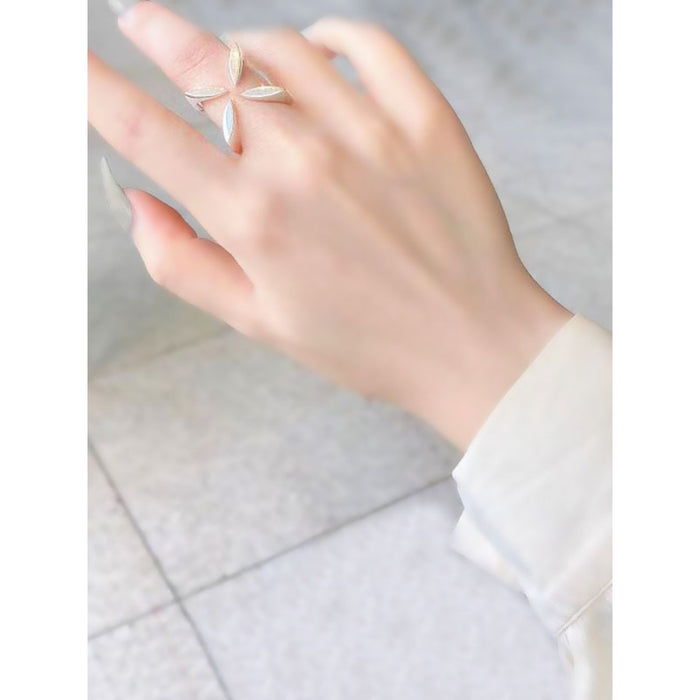 Wholesale Creative leaf ring, temperament, personality, design sense, cool style, patterned design