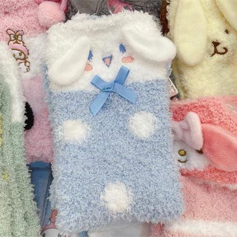 Wholesale coral velvet cartoon cute warm sleep floor socks