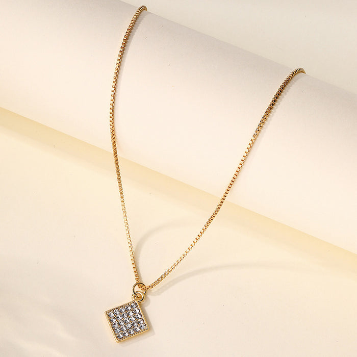 Wholesale New jewelry alloy diamond necklace, simple and versatile square pendant