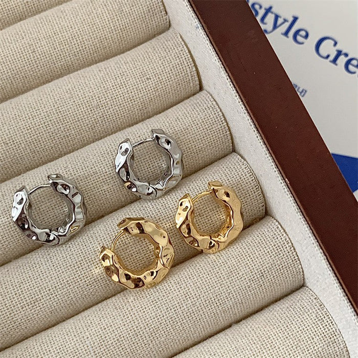 Wholesale Metallic texture small circle ear buckle earrings, light luxury, niche design, high-end retro earrings, ear accessories