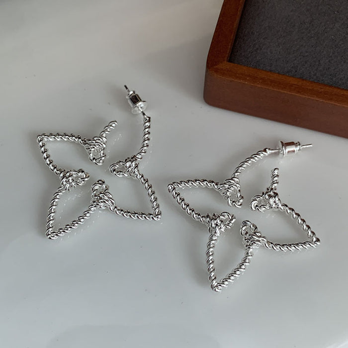 Wholesale Hollow earrings exude a ladylike and elegant vibe, while leaf earrings exude a refined and sophisticated vibe