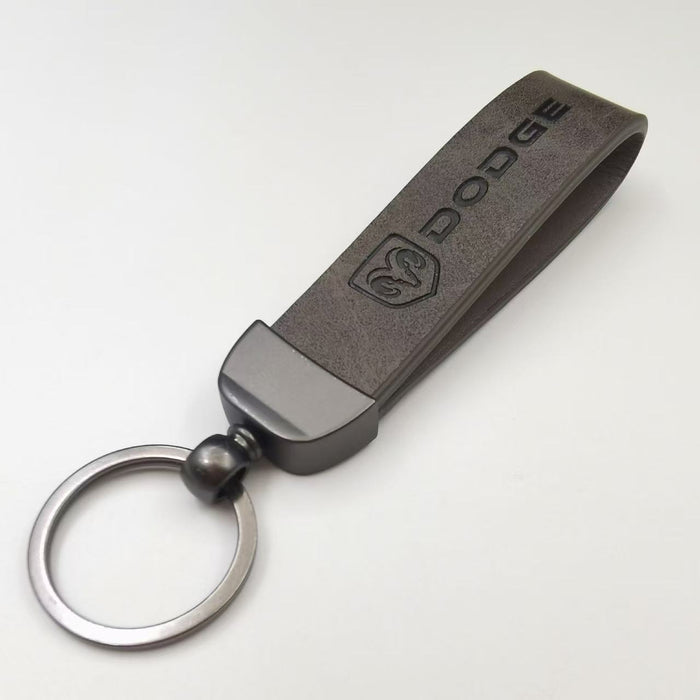 Wholesale Minimally designed car keychain with color changing leather logo, men's keychain pendant